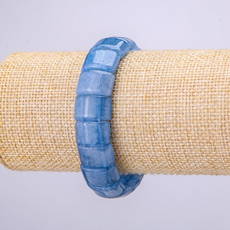 Bransoletka na gumce z akwamarynem, średnica 15×12 mm, obwód 18 cm (+-)