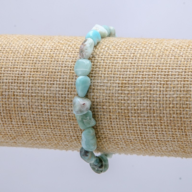 Bransoletka na gumce z naturalnego larimaru, koraliki 6×8 mm, obwód 18 cm +