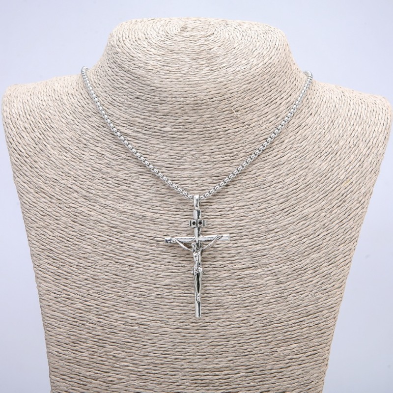 Wisiorek «Krzyż» 60×32 mm na łańcuszku, długość 70 cm, srebrny metal