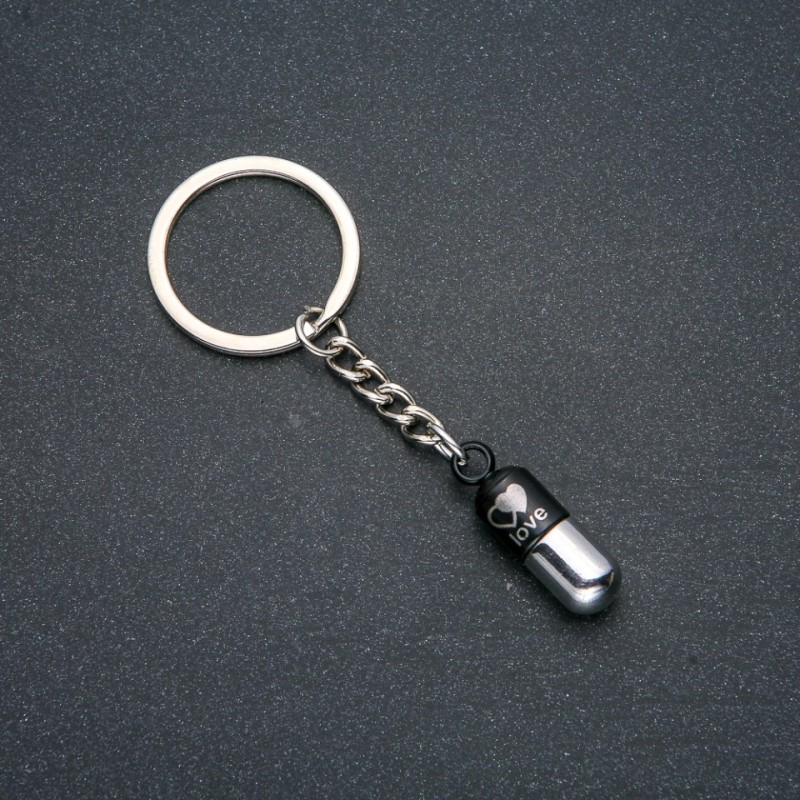 Brelok „Kapsuła miłości”, średnica 30×9 mm, długość 8 cm, srebrzysty metal