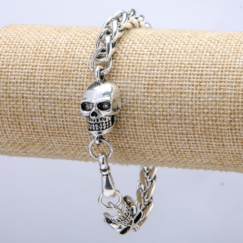 Bransoletka-łańcuch „Czaszka” ze srebrzystego metalu 14×30 mm, grubość 8 mm, długość 20 cm +