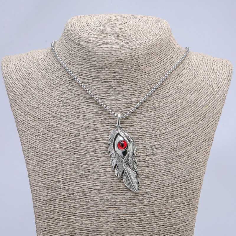 Wisiorek «Pióro z okiem smoka» 65×23 mm na łańcuszku, długość 70 cm +/- srebrzysty metal