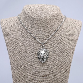 Wisiorek Lew 45×27 mm na łańcuszku, długość 70 cm +/- srebrzysty metal