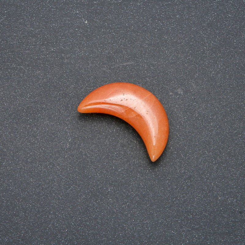 Półksiężyc z kamienia karneol 12×30×8 mm (+-) bez otworu