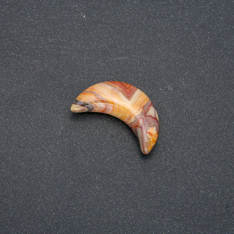 Półksiężyc z kamienia agatu 12×30×8 mm (+-) bez otworu
