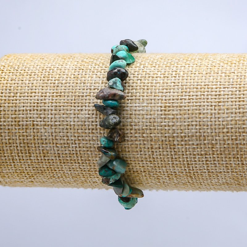 Bransoletka z kamienia chryzokoli na gumce, drobne kawałki, średnica 10 mm, długość 18 cm