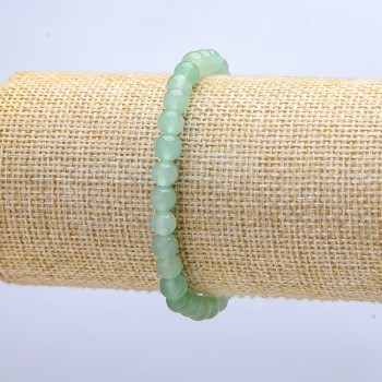 Bransoletka na gumce z nefrytu, gładkie kulki o średnicy 6 mm, długość 18 cm