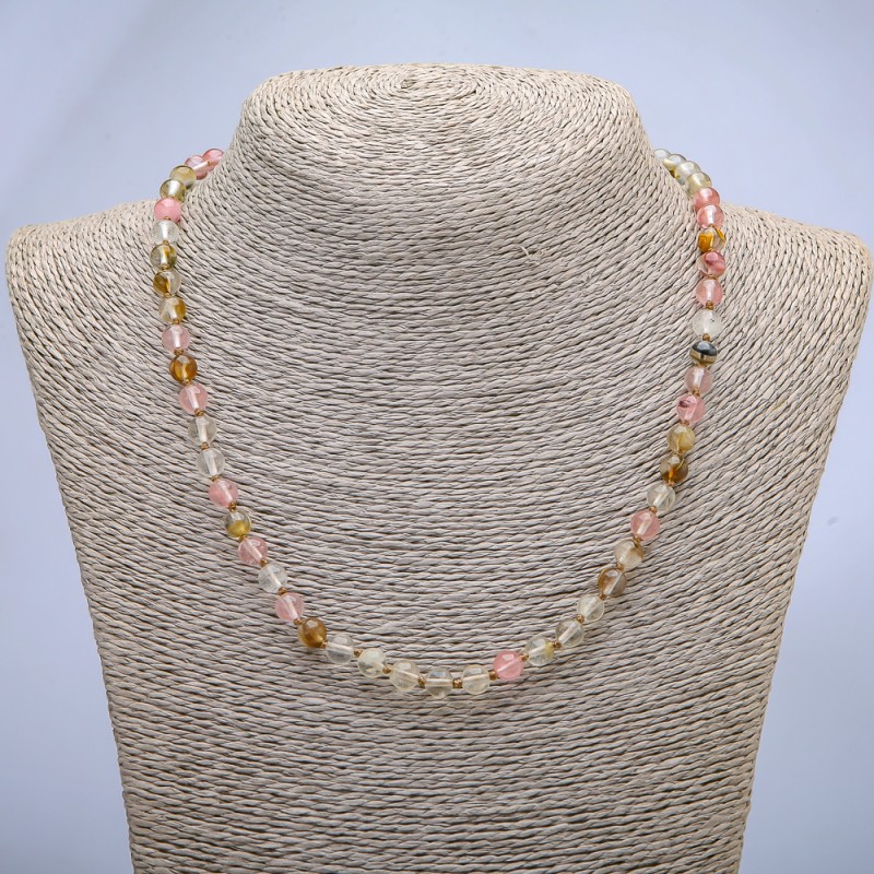 Naszyjnik z naturalnego chalcedonu – kuleczki w asortymencie kolorów, średnica 6 mm (±), długość 45 cm.