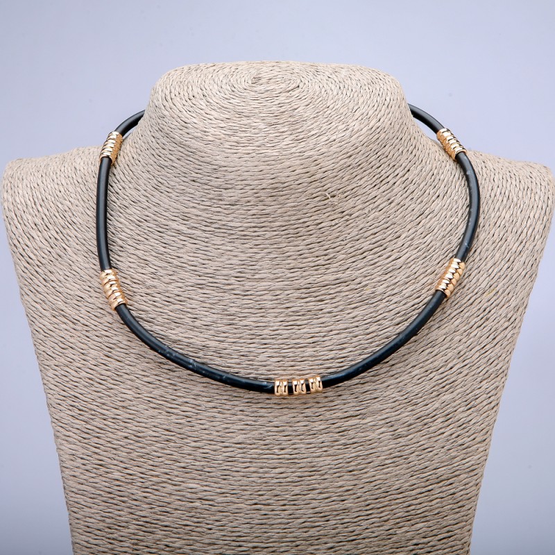 Choker Xuping z pozłacaniem 18K i ekoskórą, grubość 4 mm, długość 42–47 cm
