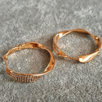 Kolczyki w kształcie kół Xuping z pozłaceniem 18K i białymi cyrkoniami, grubość około 6 mm, średnica około 30 mm