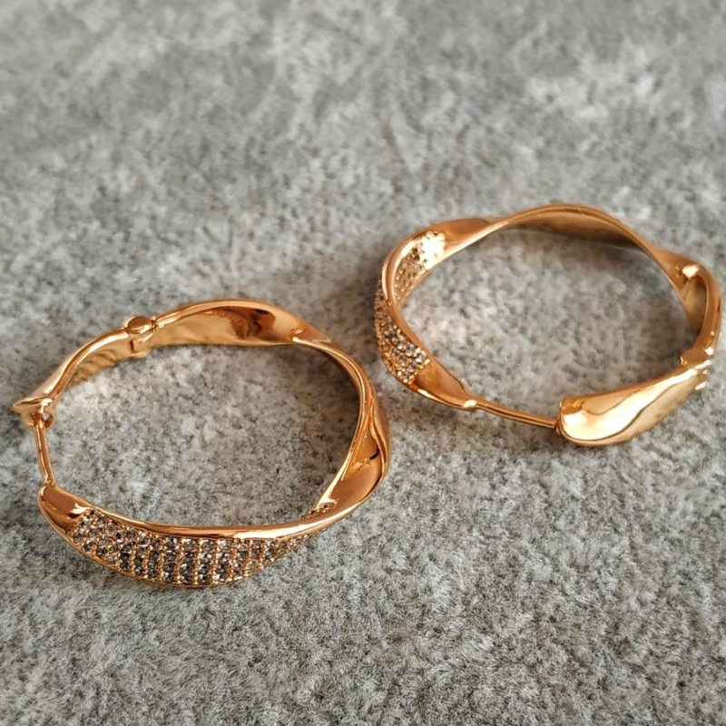 Kolczyki w kształcie kół Xuping z pozłaceniem 18K i białymi cyrkoniami, grubość około 6 mm, średnica około 30 mm