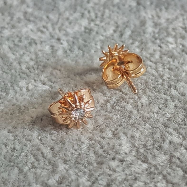 Kolczyki sztyfty Xuping z pozłacaniem 18K i białym kryształem