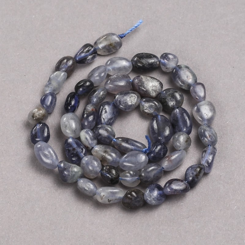 Koraliki fasetowane z naturalnego kamienia iolitu, na nitce, średnica 8×6 mm, długość około 39 cm