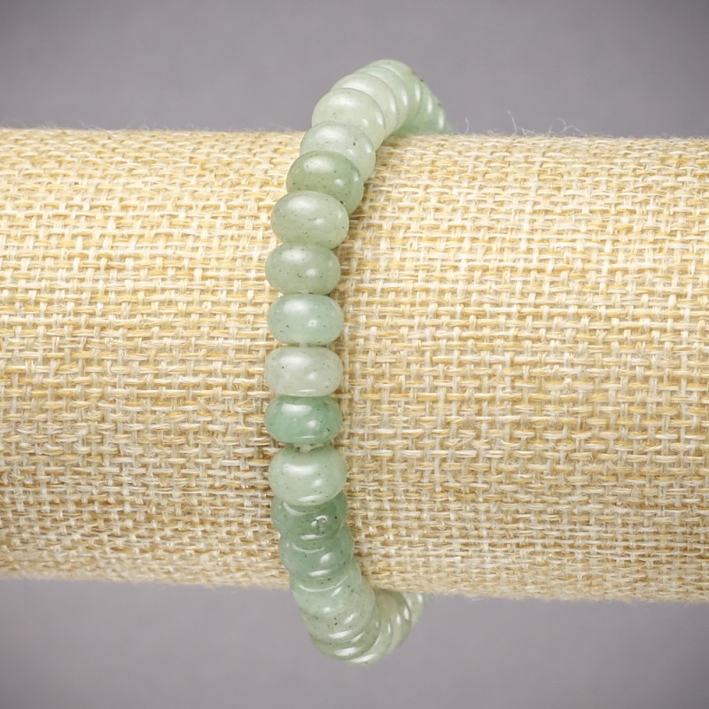 Bransoletka na gumce z naturalnego nefrytu – gładki rondel, o wymiarach 8×5 mm, długość 18 cm +-