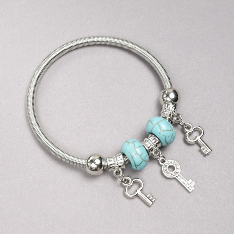 Bransoletka Pandora z turkusowymi koralikami (sztuczna), średnica 14×8 mm ± oraz zawieszkami w kształcie klucza z białymi cyrkoniami