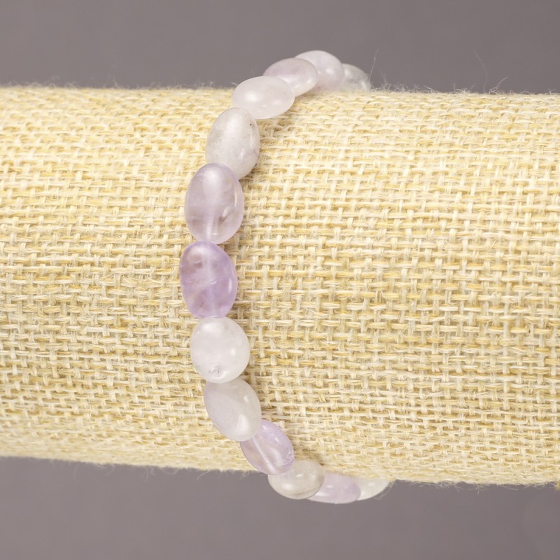 Bransoletka na gumce z naturalnego ametystu, fasetowane kulki, średnica 8×10 mm