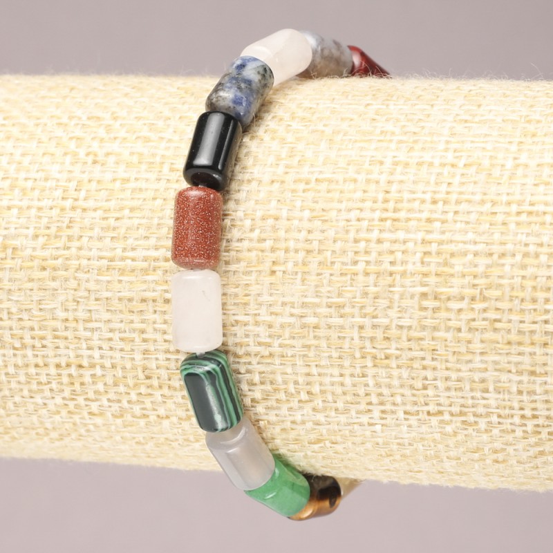 Bransoletka na gumce z naturalnych kamieni – mix, cylindryczne, gładkie o średnicy 10×6 mm