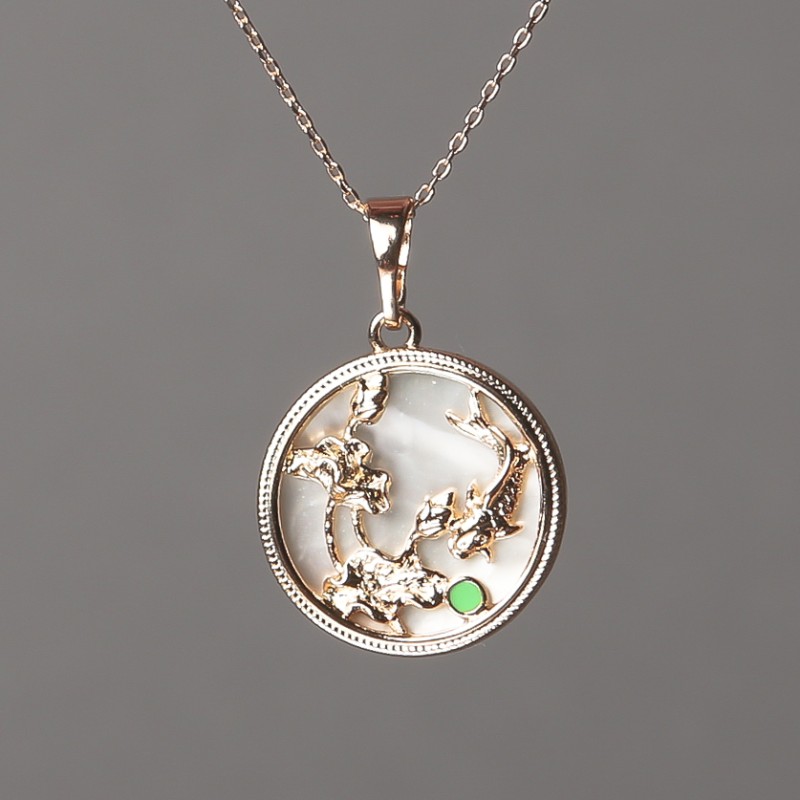 Łańcuszek Xuping pozłacany 18K z wisiorkiem z masą perłową i zieloną emalią, średnica około 15 mm + -, grubość 0,5 mm + -, długość 48 cm +
