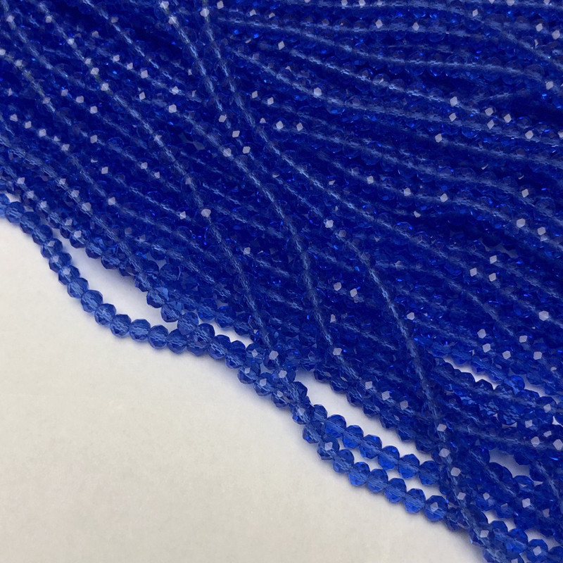 Koraliki czeskiego kryształu na żyłce, niebiesko-przezroczyste, gradowane w kształcie rondeli, średnica 3,5×3 mm, długość 36–38 cm