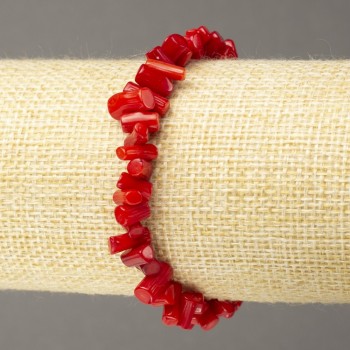Bransoletka z czerwonego koralu na gumce, fasetowana, średnica 9×4 mm
