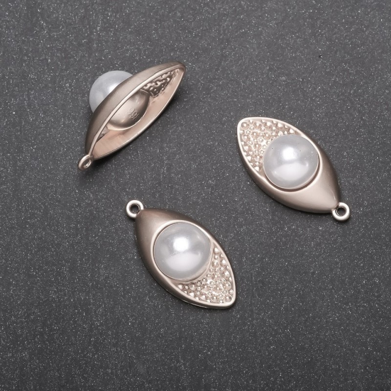 Zawieszka 'Liść' z koralikiem, średnica 15 mm, długość 30 mm, metal w kolorze srebra, wykończenie 4 szt.