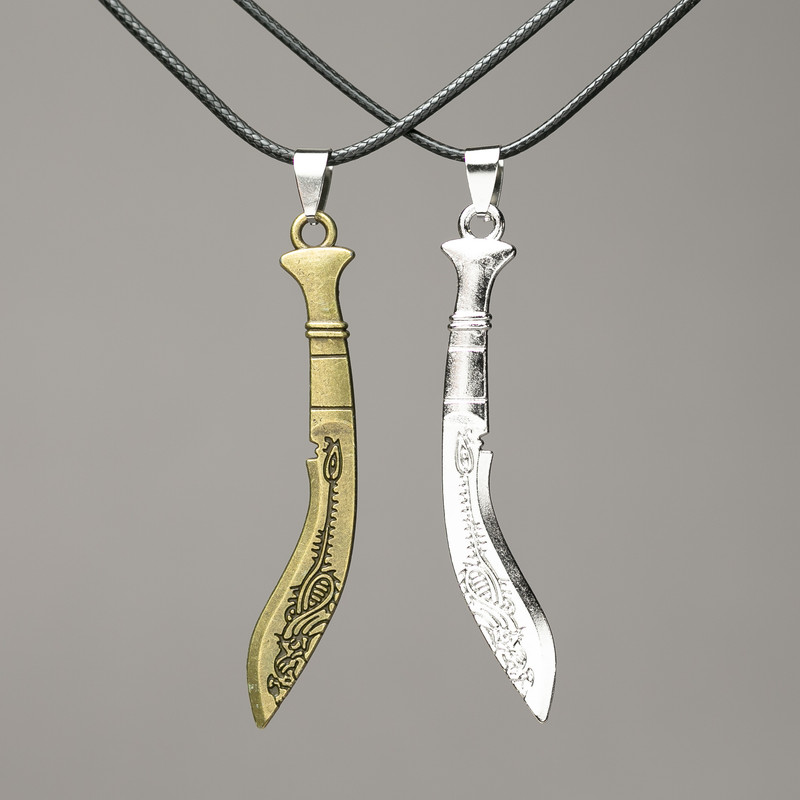 Wisiorki dla par Maczeta na sznurku 75×14 mm, długość 45–50 cm