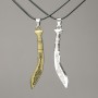Wisiorki dla par Maczeta na sznurku 75×14 mm, długość 45–50 cm