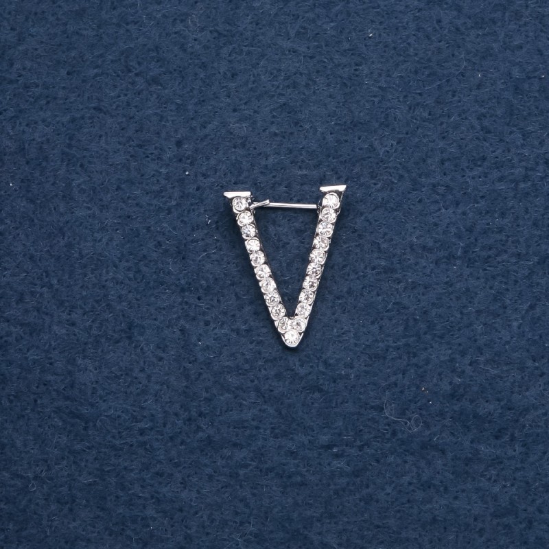 Broszka z inicjałem 'V', 20×25 mm, kolor metalu 'srebro'