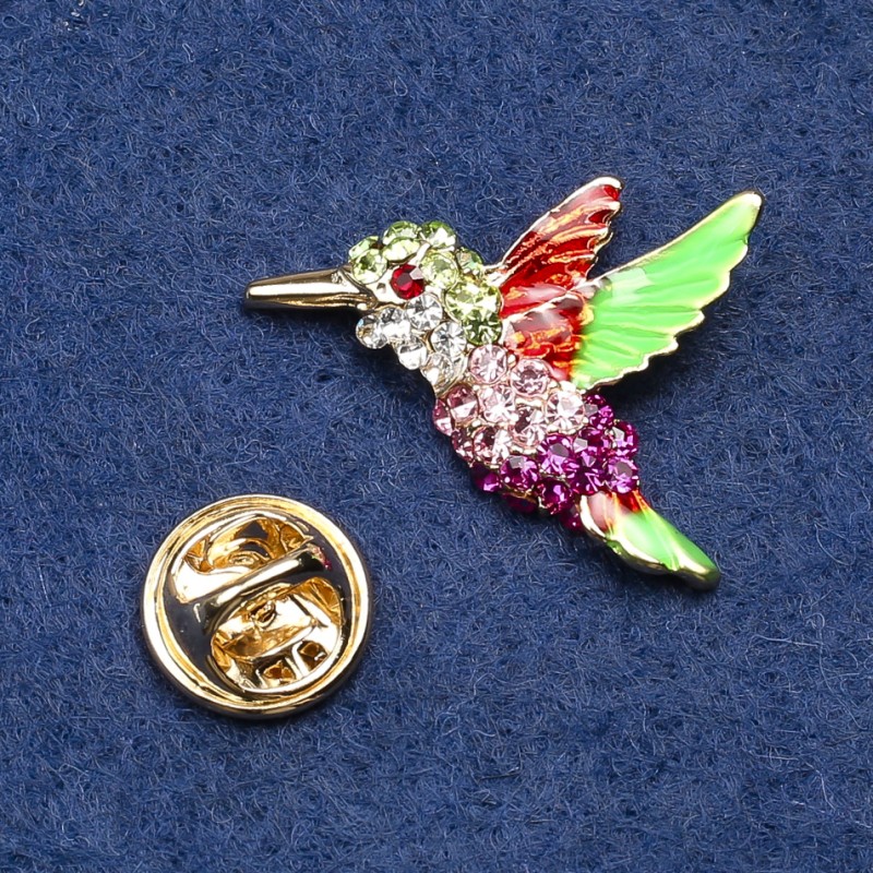 Broszka Koliber – metal złocisty, emalia i kryształy, 26×20 mm +