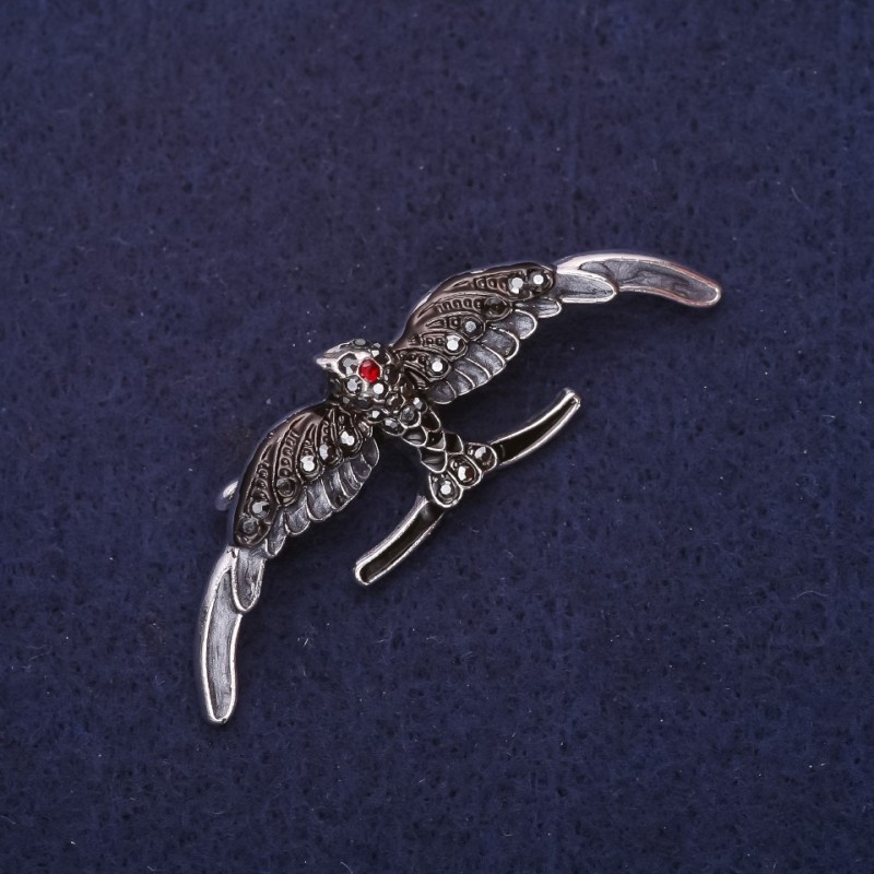 Broszka «Jaskółka» z emalią i cyrkoniami, kolor szary i czarny, 54×18 mm, metal srebrzysty