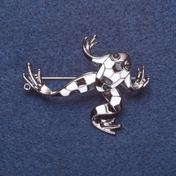 Broszka „Żaba Domino” kolor metalu: srebro 4×4 cm