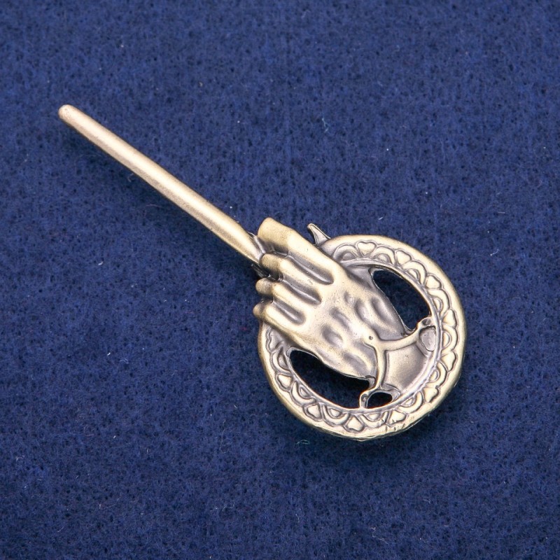 Broszka-wisiorek Prawica Króla 31×71 mm, kolor metalu brązowy
