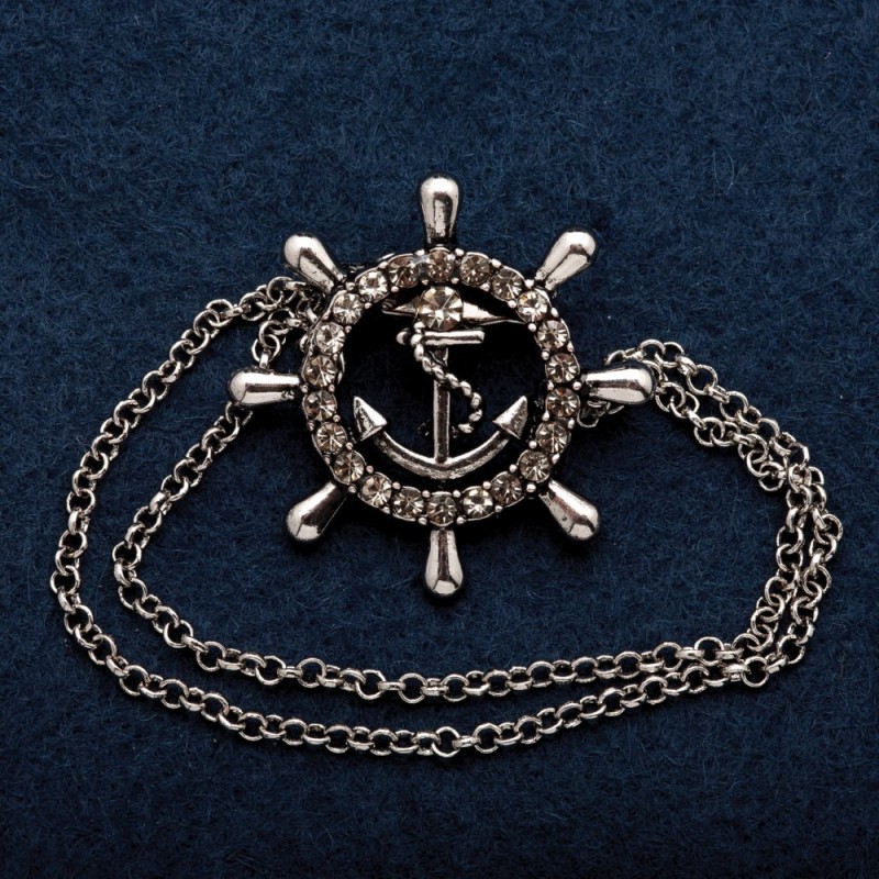 Broszka koło sterowe z łańcuszkiem, metal srebrzysty, 30 mm +