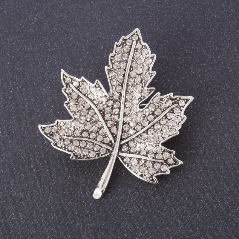 Broszka «Liść klonu» flora 4,5×4 cm, białe kryształy, kolor metalu «srebro»