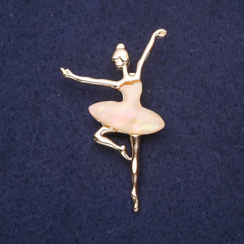 Broszka Baletnica z perłowym połyskiem żółtego metalu, 30×49 mm