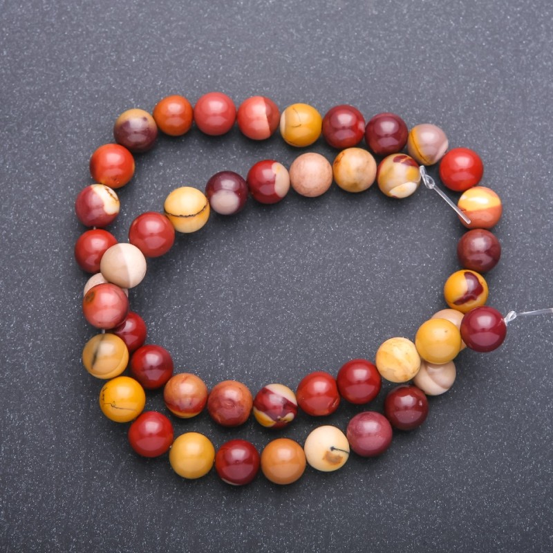 Koraliki z naturalnego kamienia jaspis Mukait, gładkie kule, średnica 8 mm, długość nici 38 cm