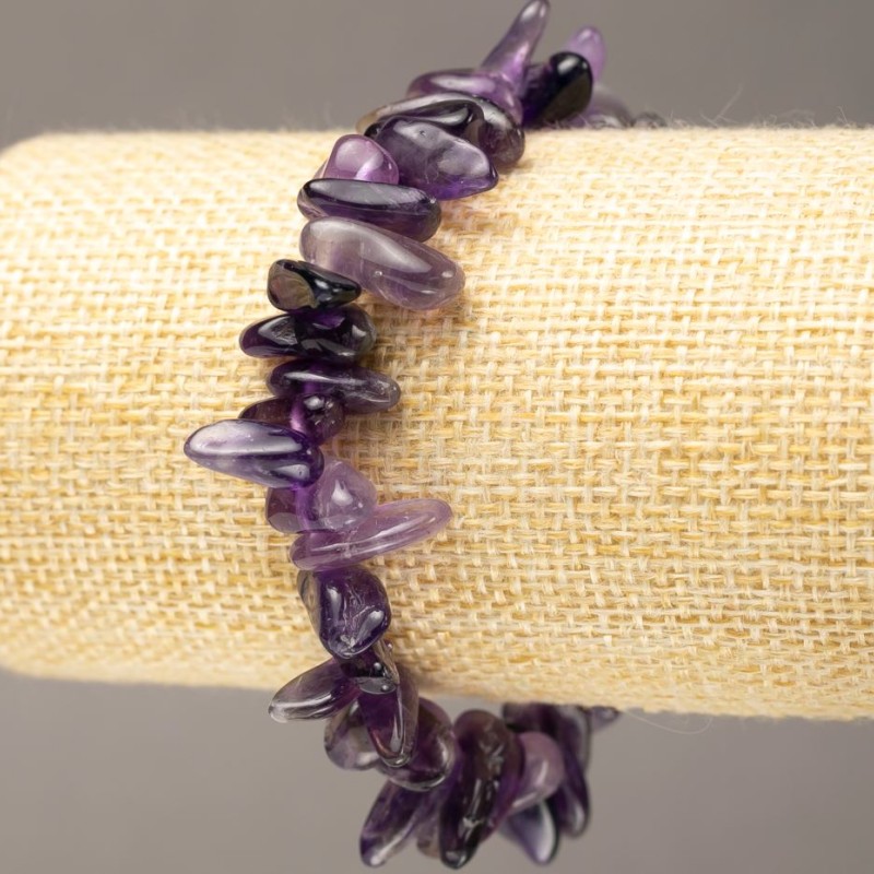 Bransoletka z naturalnego ametystu, drobiny w formie igły, średnica 10-18×4-7 mm, obwód 18 cm (elastyczna)