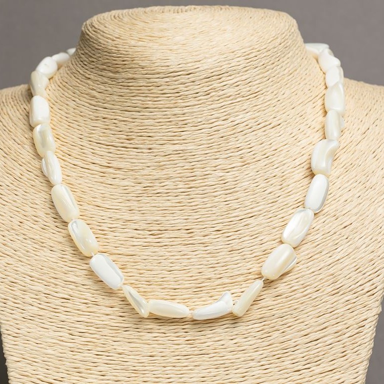 Naszyjnik z naturalnej białej masy perłowej z polerowanym wykończeniem, średnica koralików 15×8 mm, długość 45–48 cm +