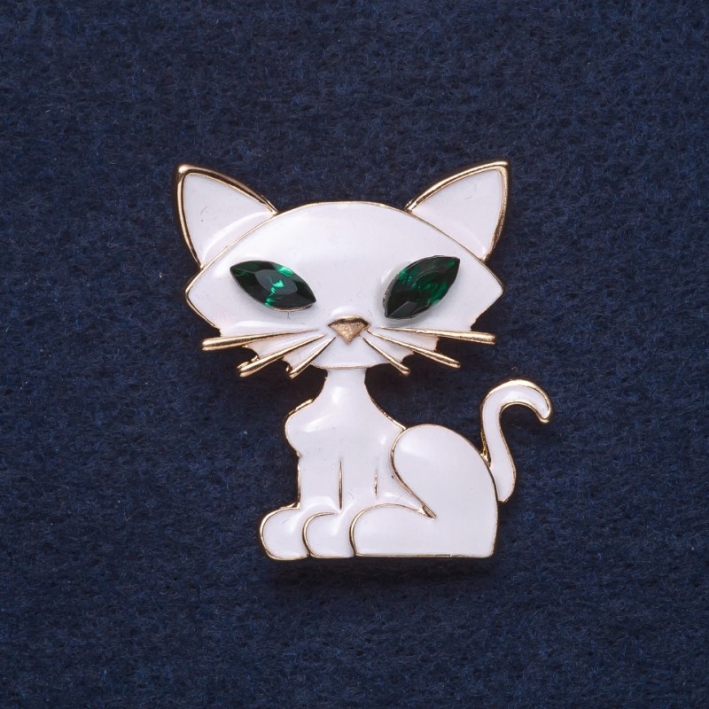 Broszka «Kotek» biała emalia, kolor metalu złoto, 3,5×3 cm