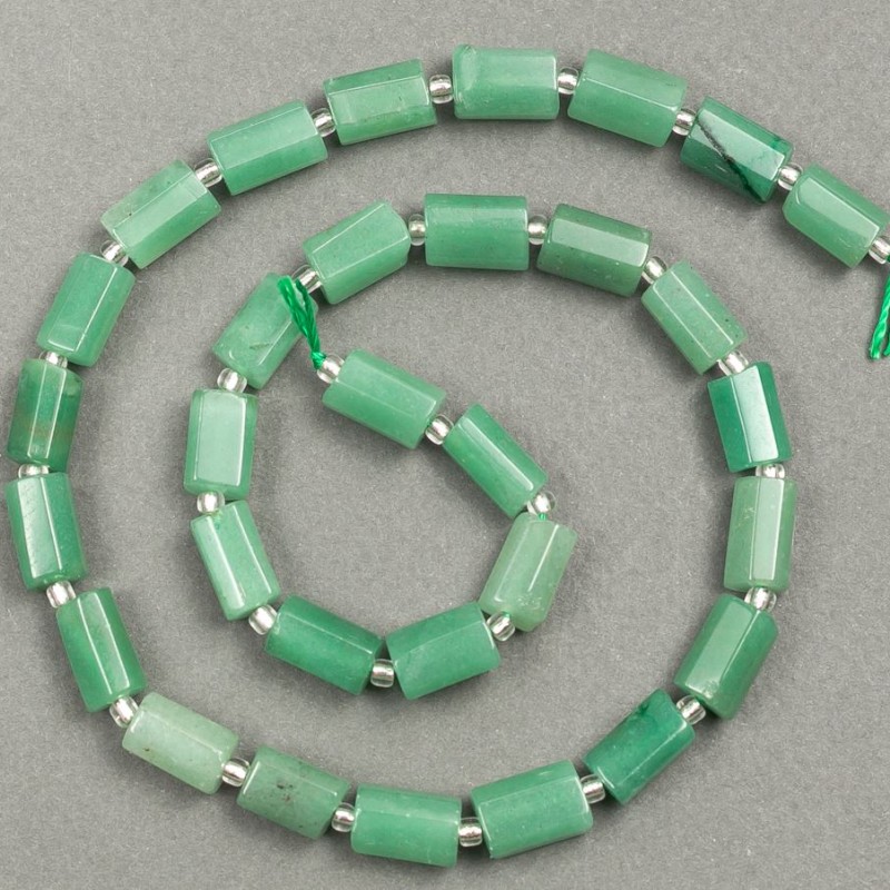 Koraliki na nitce z naturalnym nefrytem, fasetowane, o wymiarach 11×7 mm, długość 39 cm ± (z koralikami 3×2 mm)