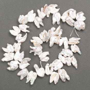 Barokowe perły w kształcie motyla z odcieniem 'benzyna', średnica 14-28×12-15 mm, długość 40 cm