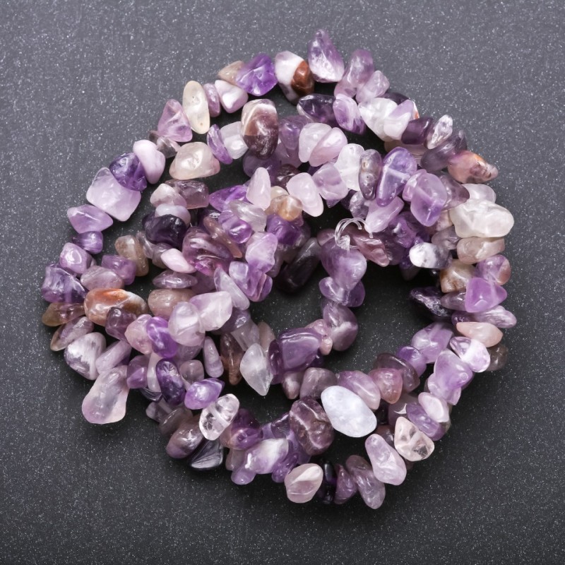 Koraliki z ametrynu, naturalny kamień, drobne kawałki, średnica 7×3 mm (+/-), długość 80 cm na żyłce