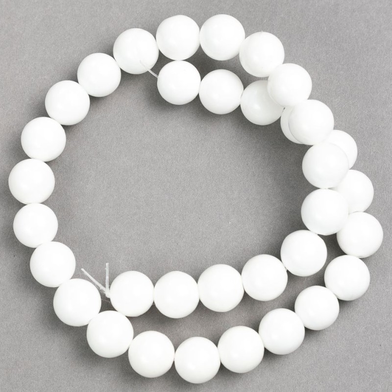 Koraliki na żyłce – agat biały (akryl sztuczny) gładka kulka, średnica 12 mm, długość ok. 40 cm