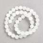Koraliki z białego kwarcu na nici, gładka kuleczka, średnica 8 mm +-, długość 37 cm +-