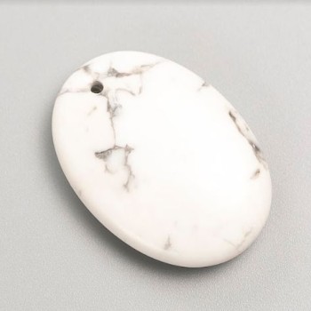 Wisiorek owalny z kaolinitu, średnica 35x25 mm