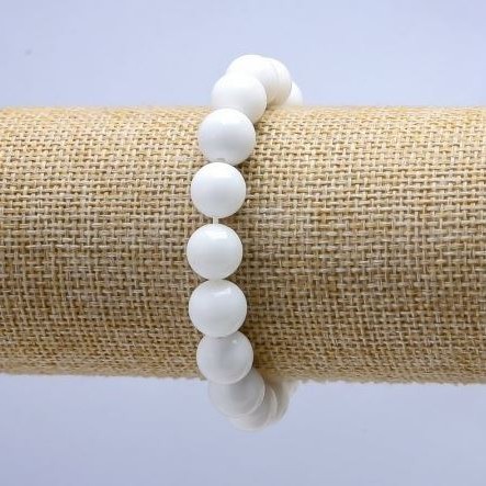Bransoletka z białego agatu – gładkie kulki 10 mm, długość około 18 cm (elastyczna)