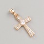 Wisiorek Xuping Krzyż pozłacany 18K z białymi kryształami, średnica 22,5×14 mm