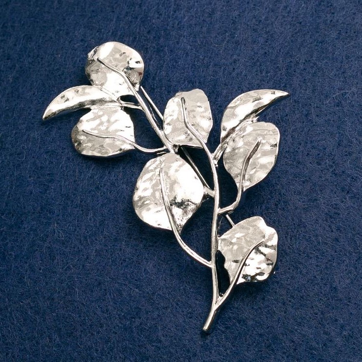 Broszka Gałązka z liśćmi, metal srebrny 62×40 mm