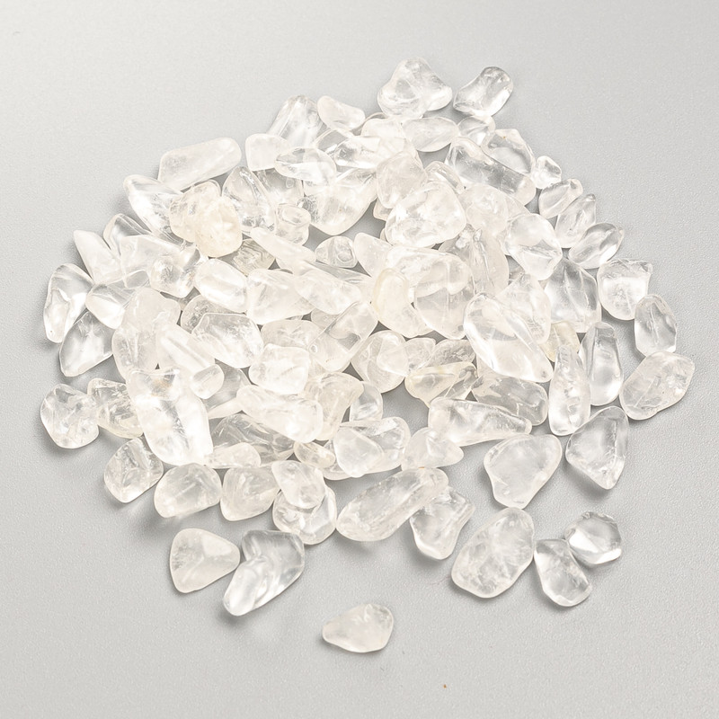 Furnitura – Kryształ górski, drobiny kamienia bez otworu, d 12×6–9×4 mm, ok. 100 g