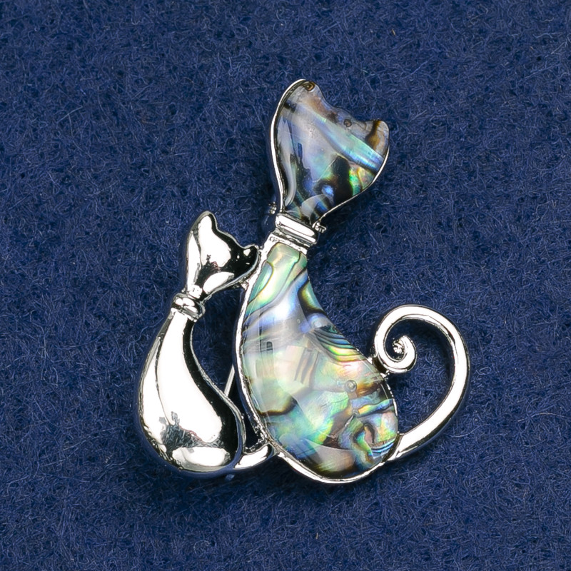 Broszka Kotka z chalcedonem, srebrny metal 36×28 mm